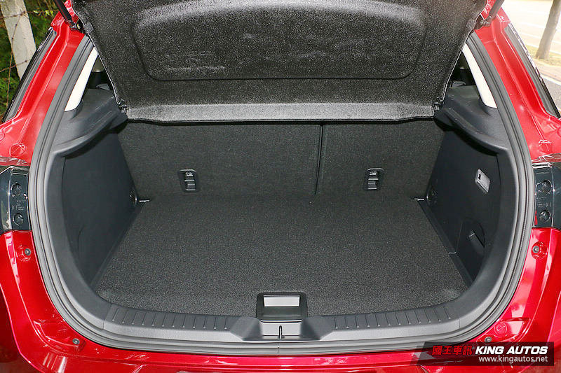 同門比一比:該選《Mazda CX-3》還是《Mazda3》?魂動跨界與掀背的抉擇 同門比一比:該選《Mazda CX-3》還是《Mazda3》?魂動跨界與掀背的抉擇