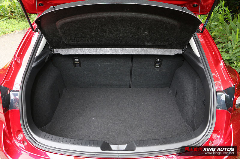 同門比一比:該選《Mazda CX-3》還是《Mazda3》?魂動跨界與掀背的抉擇 同門比一比:該選《Mazda CX-3》還是《Mazda3》?魂動跨界與掀背的抉擇
