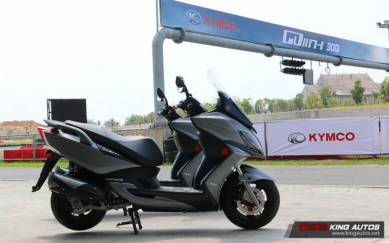 安全/科技再進化 2018新年式《Kymco GDink 300i》17.8萬發表上市 安全/科技再進化 2018新年式《Kymco GDink 300i》17.8萬發表上市