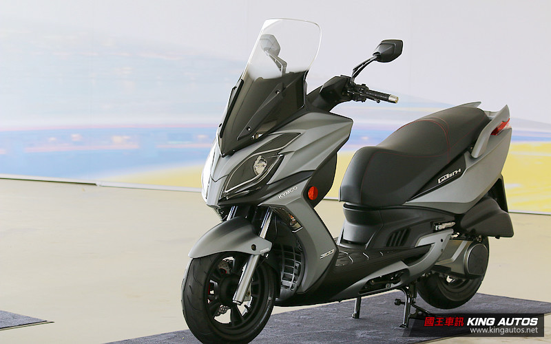 安全/科技再進化 2018新年式《Kymco GDink 300i》17.8萬發表上市 安全/科技再進化 2018新年式《Kymco GDink 300i》17.8萬發表上市