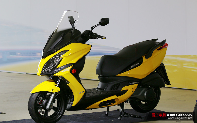 安全/科技再進化 2018新年式《Kymco GDink 300i》17.8萬發表上市 安全/科技再進化 2018新年式《Kymco GDink 300i》17.8萬發表上市