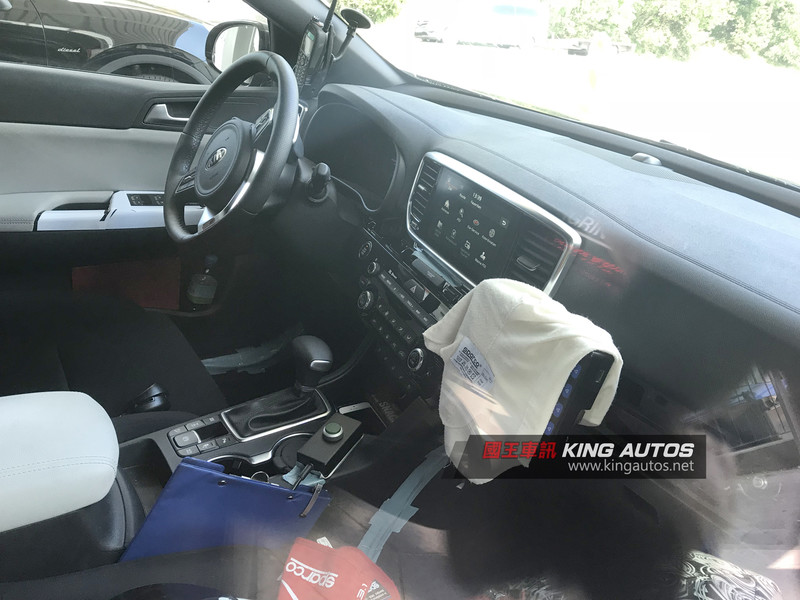 小改款《Kia Sportage》無偽裝曝光 確定搭載48V Mild-Hybrid柴油引擎 小改款《Kia Sportage》無偽裝曝光 確定搭載48V Mild-Hybrid柴油引擎