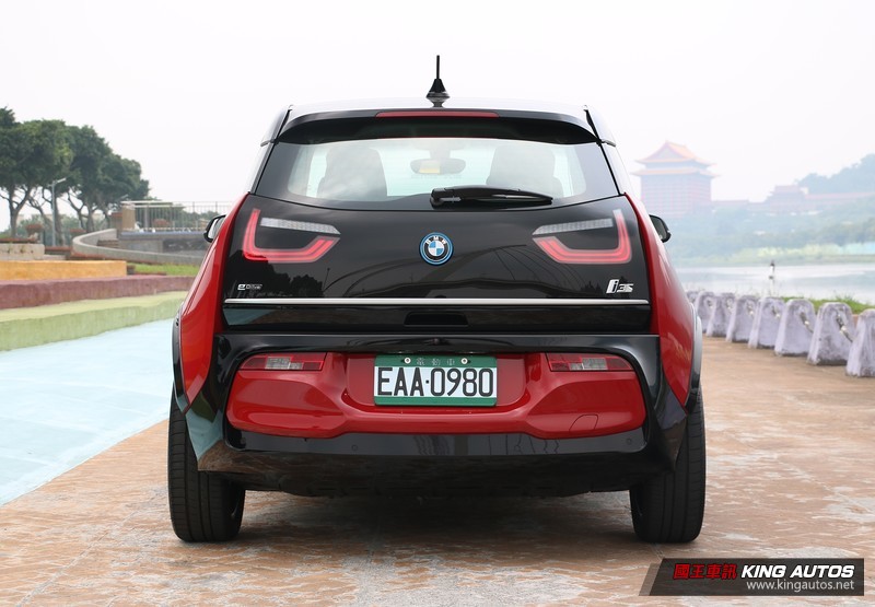 想多給你點運動氣息─小改款《BMW i3S》試駕報導 想多給你點運動氣息─小改款《BMW i3S》試駕報導