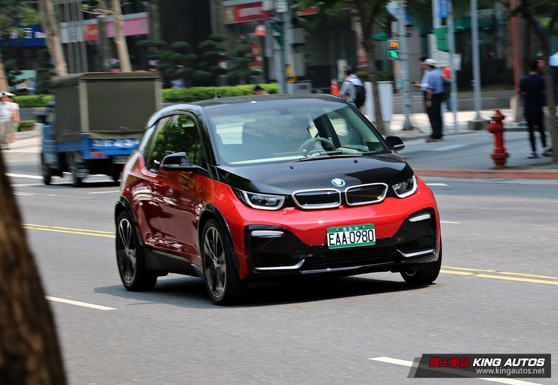 想多給你點運動氣息─小改款《BMW i3S》試駕報導 想多給你點運動氣息─小改款《BMW i3S》試駕報導