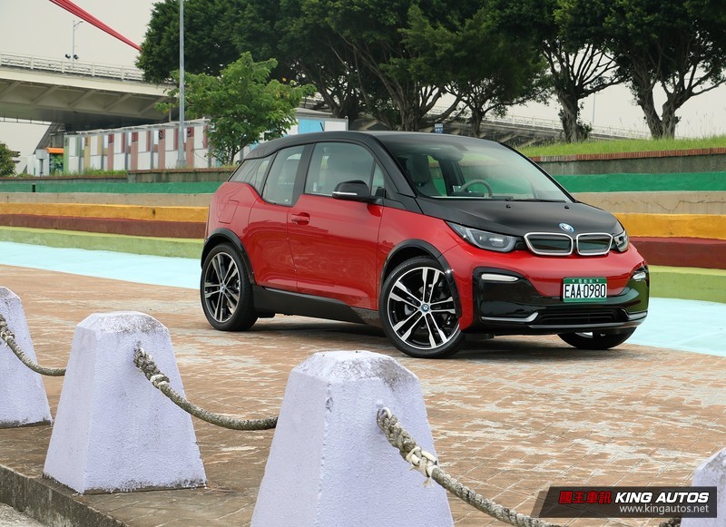想多給你點運動氣息─小改款《BMW i3S》試駕報導 想多給你點運動氣息─小改款《BMW i3S》試駕報導
