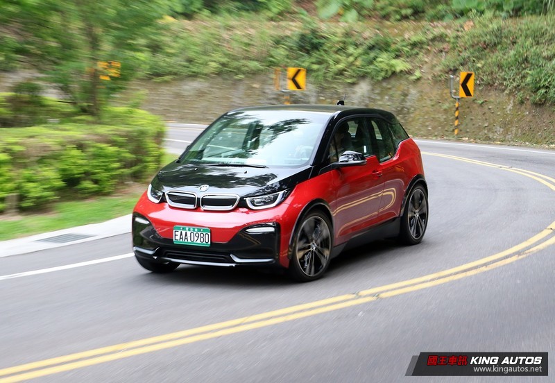 想多給你點運動氣息─小改款《BMW i3S》試駕報導 想多給你點運動氣息─小改款《BMW i3S》試駕報導