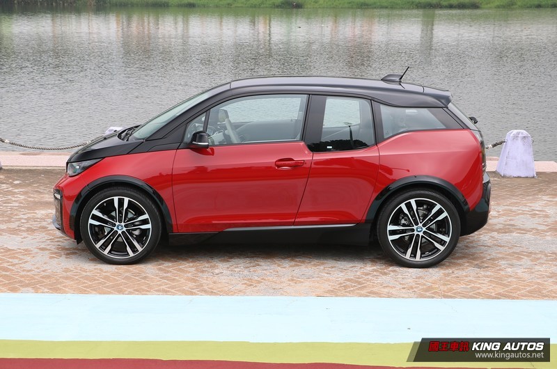 想多給你點運動氣息─小改款《BMW i3S》試駕報導 想多給你點運動氣息─小改款《BMW i3S》試駕報導