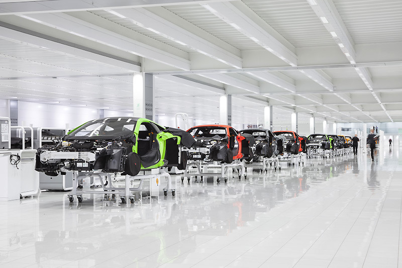 歷時僅七年 《McLaren》達成累積生產15,000輛新車之里程碑 歷時僅七年 《McLaren》達成累積生產15,000輛新車之里程碑