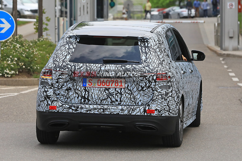 全新《Mercedes-Benz B-Class》大幅削去偽裝 市售車預計下半年登場 全新《Mercedes-Benz B-Class》大幅削去偽裝 市售車預計下半年登場