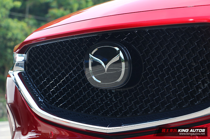 國王集評 雙雄比拚 Mazda Cx 5 Honda Cr V 空間配備篇 國王車訊kingautos 國王集評 雙雄比拚 Mazda Cx 5 Honda Cr V 空間配備篇 國王車訊kingautos