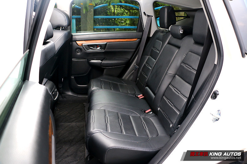 國王集評 雙雄比拚 Mazda Cx 5 Honda Cr V 空間配備篇 國王車訊kingautos 國王集評 雙雄比拚 Mazda Cx 5 Honda Cr V 空間配備篇 國王車訊kingautos