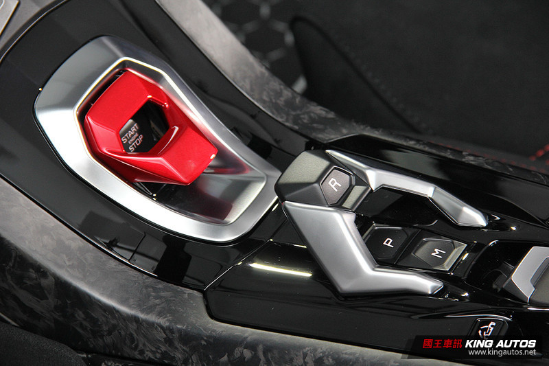 《Lamborghini Huracán Performante Spyder》正式抵臺 報價1,920萬元同展風情與激情 《Lamborghini Huracán Performante Spyder》正式抵臺 報價1,920萬元同展風情與激情
