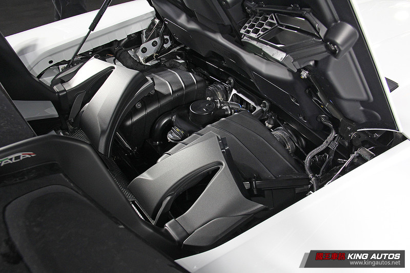 《Lamborghini Huracán Performante Spyder》正式抵臺 報價1,920萬元同展風情與激情 《Lamborghini Huracán Performante Spyder》正式抵臺 報價1,920萬元同展風情與激情
