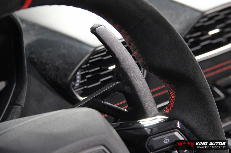《Lamborghini Huracán Performante Spyder》正式抵臺 報價1,920萬元同展風情與激情 《Lamborghini Huracán Performante Spyder》正式抵臺 報價1,920萬元同展風情與激情