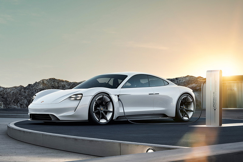 《Porsche》首款市售電動車定名《Taycan》 《Mission E》量產版明年投產 《Porsche》首款市售電動車定名《Taycan》 《Mission E》量產版明年投產