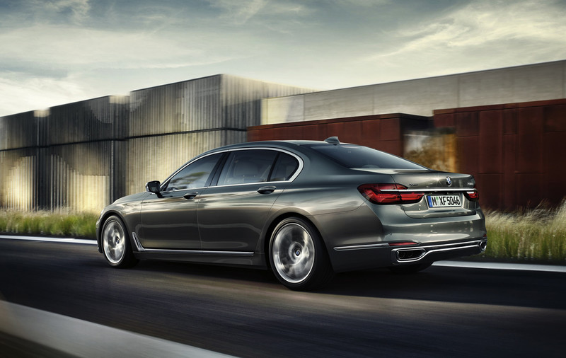 《BMW 7 Series》調整售價簡化車型 全面標配半自動駕駛輔助系統 《BMW 7 Series》調整售價簡化車型 全面標配半自動駕駛輔助系統