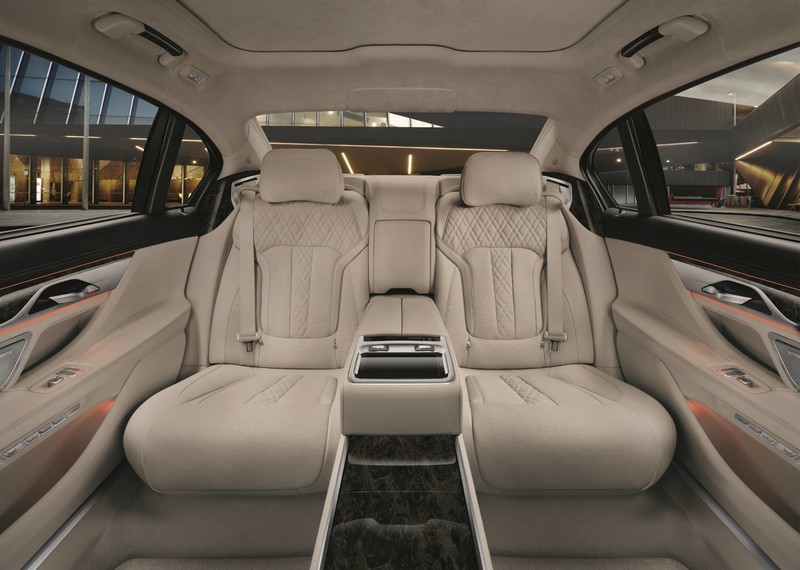 《BMW 7 Series》調整售價簡化車型 全面標配半自動駕駛輔助系統 《BMW 7 Series》調整售價簡化車型 全面標配半自動駕駛輔助系統