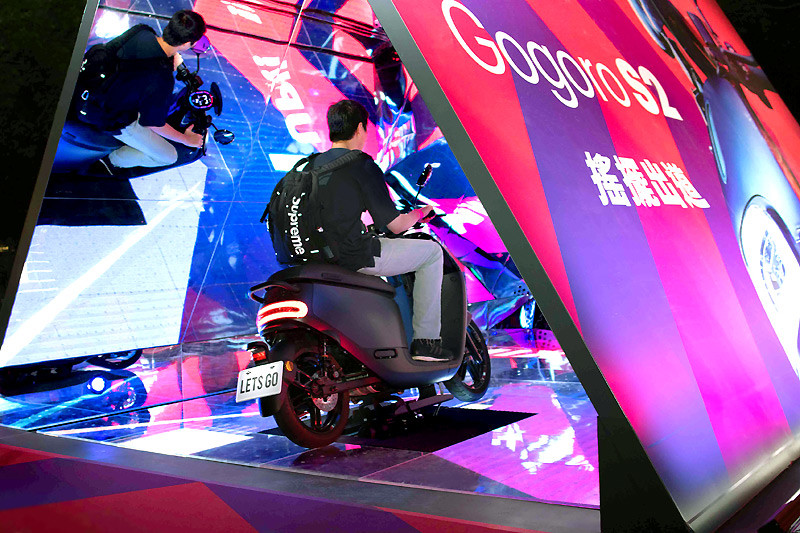《Gogoro》5月份成為國內125cc級距掛牌No.1 互動快閃裝置同步登場 《Gogoro》5月份成為國內125cc級距掛牌No.1 互動快閃裝置同步登場