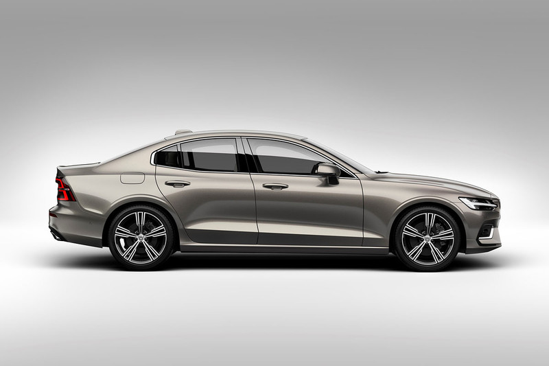 大改《Volvo S60》首演亮相 臺灣預計2019年導入