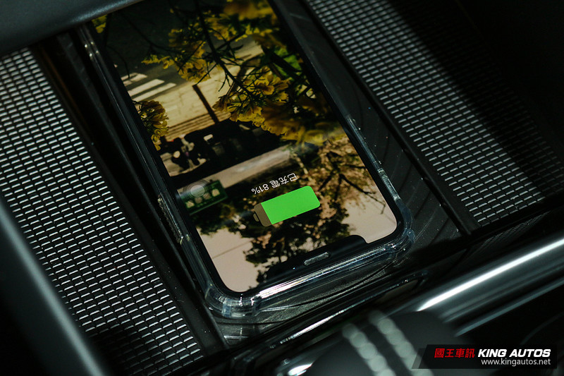 和你想的不一樣 — 《Volvo XC40 T4 R-Design》試車報導 和你想的不一樣 — 《Volvo XC40 T4 R-Design》試車報導