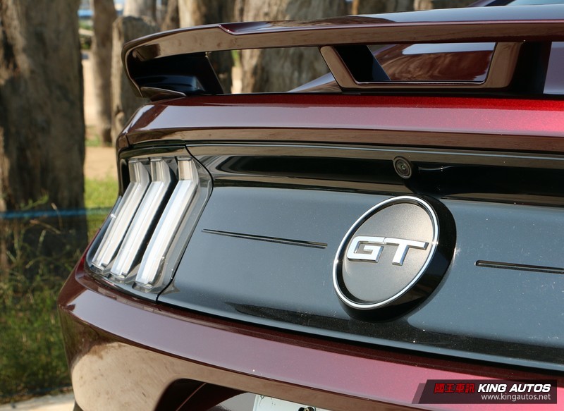 堅持大排氣量的美國味 ─《Ford Mustang 5.0 GT Premium》試駕報導 堅持大排氣量的美國味 ─《Ford Mustang 5.0 GT Premium》試駕報導