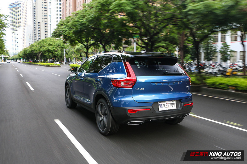 和你想的不一樣 — 《Volvo XC40 T4 R-Design》試車報導 和你想的不一樣 — 《Volvo XC40 T4 R-Design》試車報導