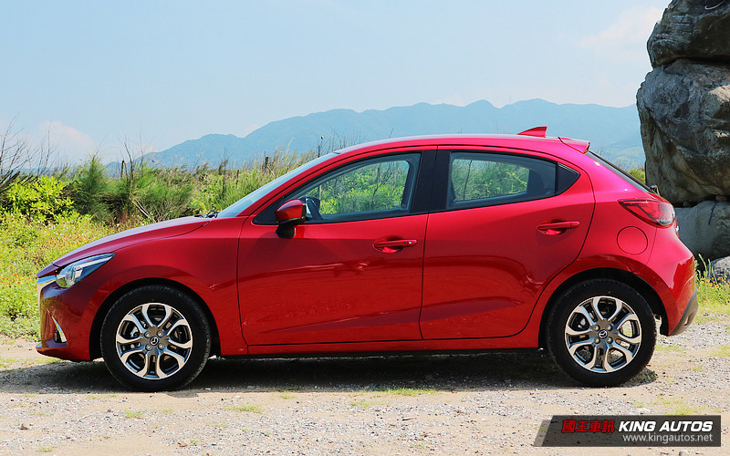嗆紅魂動小馬 搶眼更添安全2019年式《Mazda2頂級型》試駕 嗆紅魂動小馬 搶眼更添安全2019年式《Mazda2頂級型》試駕