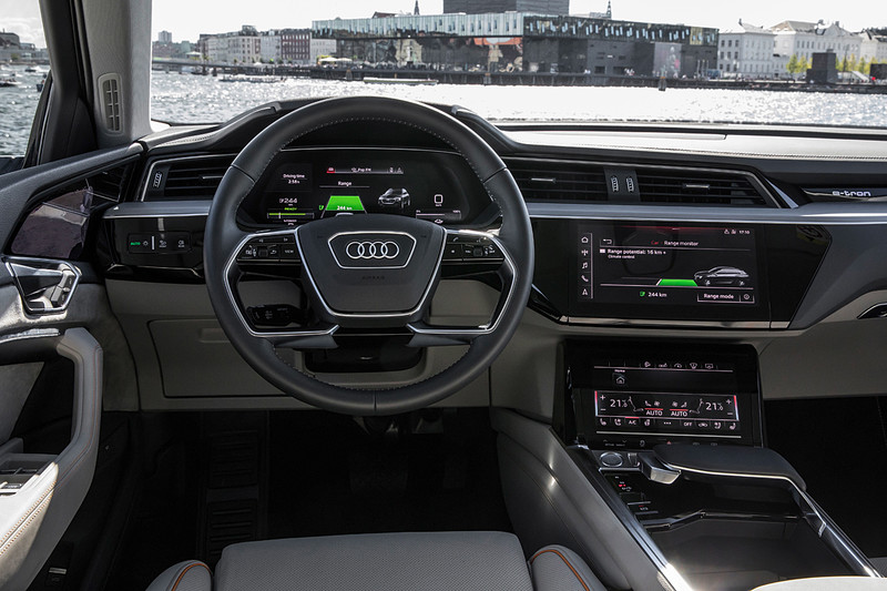 《Audi e-tron Prototype》座艙完整揭露 全面數位化提升科技質感 《Audi e-tron Prototype》座艙完整揭露 全面數位化提升科技質感