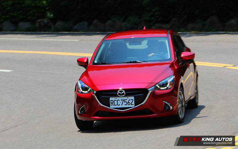 嗆紅魂動小馬 搶眼更添安全2019年式《Mazda2頂級型》試駕 嗆紅魂動小馬 搶眼更添安全2019年式《Mazda2頂級型》試駕