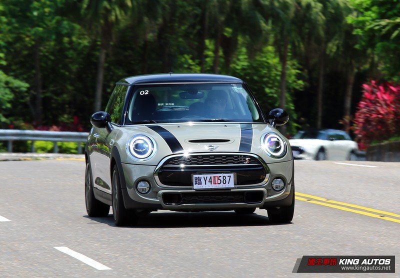 可以讓你一直玩一直玩 ─《Mini Cooper S》三門車型試駕報導 可以讓你一直玩一直玩 ─《Mini Cooper S》三門車型試駕報導