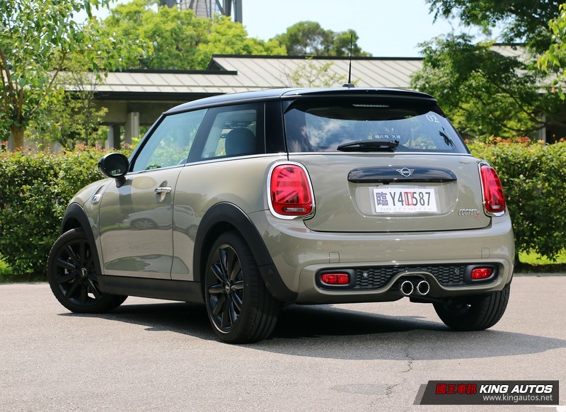 可以讓你一直玩一直玩 ─《Mini Cooper S》三門車型試駕報導 可以讓你一直玩一直玩 ─《Mini Cooper S》三門車型試駕報導