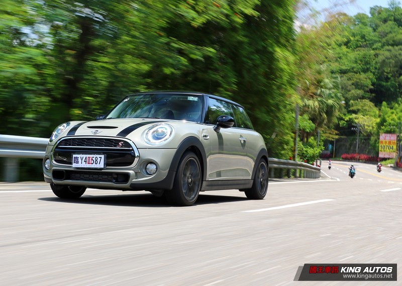 可以讓你一直玩一直玩 ─《Mini Cooper S》三門車型試駕報導 可以讓你一直玩一直玩 ─《Mini Cooper S》三門車型試駕報導