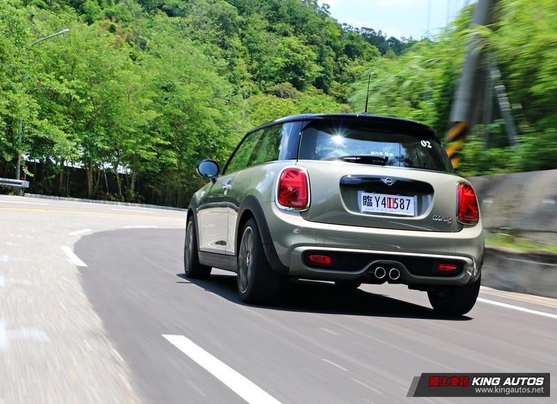 可以讓你一直玩一直玩 ─《Mini Cooper S》三門車型試駕報導 可以讓你一直玩一直玩 ─《Mini Cooper S》三門車型試駕報導