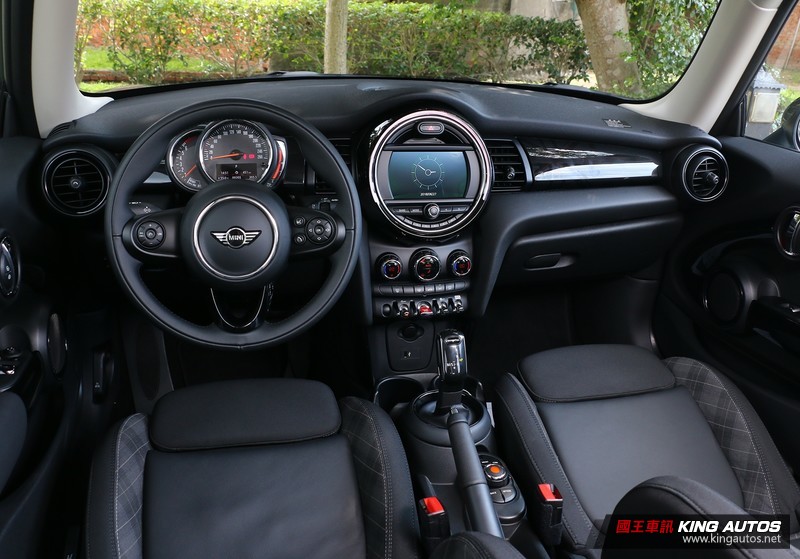 可以讓你一直玩一直玩 ─《Mini Cooper S》三門車型試駕報導 可以讓你一直玩一直玩 ─《Mini Cooper S》三門車型試駕報導