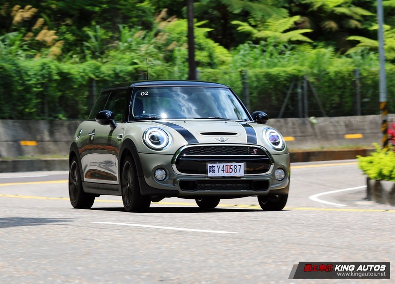 可以讓你一直玩一直玩 ─《Mini Cooper S》三門車型試駕報導 可以讓你一直玩一直玩 ─《Mini Cooper S》三門車型試駕報導
