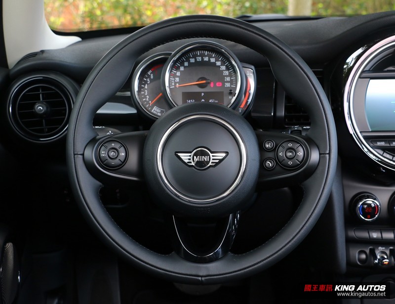 可以讓你一直玩一直玩 ─《Mini Cooper S》三門車型試駕報導 可以讓你一直玩一直玩 ─《Mini Cooper S》三門車型試駕報導