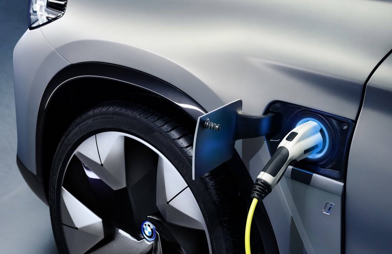 《BMW》首款電動SUV車型《iX3》 預告2020年中國投產 《BMW》首款電動SUV車型《iX3》 預告2020年中國投產