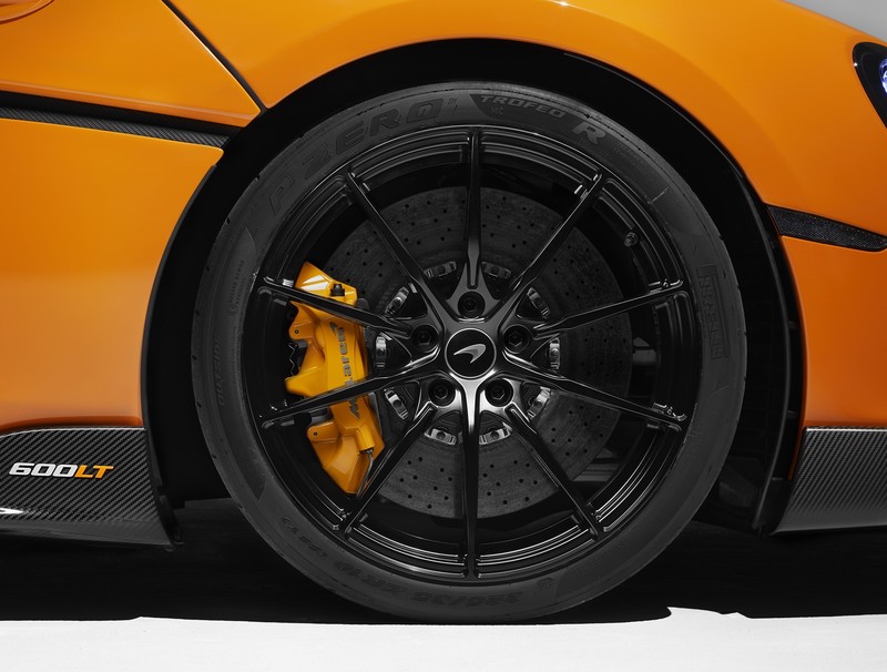 《McLaren 600LT》英國速度嘉年華活動正式亮相 0~100km/h加速僅需2.9秒 《McLaren 600LT》英國速度嘉年華活動正式亮相 0~100km/h加速僅需2.9秒