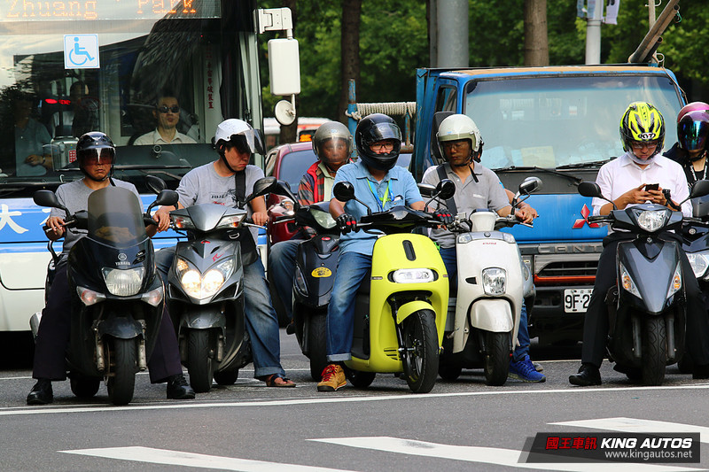 【國王評論】許年輕騎士安全未來 交通部擬增加機車考照道路駕駛 【國王評論】許年輕騎士安全未來 交通部擬增加機車考照道路駕駛