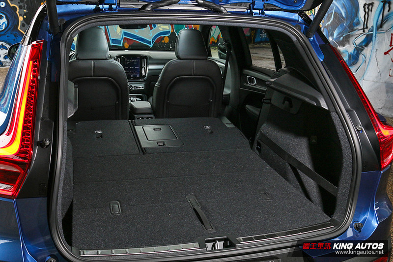 《Volvo XC40》正式在臺上市 3車型169.9萬元起登場 《Volvo XC40》正式在臺上市 3車型169.9萬元起登場
