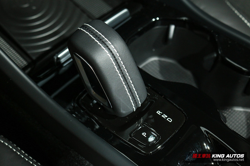 《Volvo XC40》正式在臺上市 3車型169.9萬元起登場 《Volvo XC40》正式在臺上市 3車型169.9萬元起登場