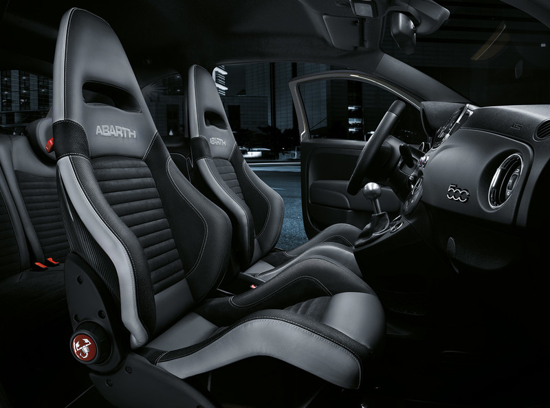 《Abarth 595 Competizione Performance Package II》日本限量殺氣現身 《Abarth 595 Competizione Performance Package II》日本限量殺氣現身