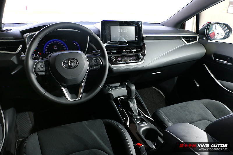 就是緊咬《Mazda3》 新臺幣87.9萬元起《Toyota Auris》臺灣預接單價公布 就是緊咬《Mazda3》 新臺幣87.9萬元起《Toyota Auris》臺灣預接單價公布