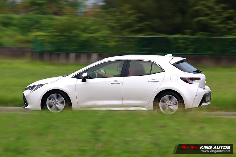 就是緊咬《Mazda3》 新臺幣87.9萬元起《Toyota Auris》臺灣預接單價公布 就是緊咬《Mazda3》 新臺幣87.9萬元起《Toyota Auris》臺灣預接單價公布
