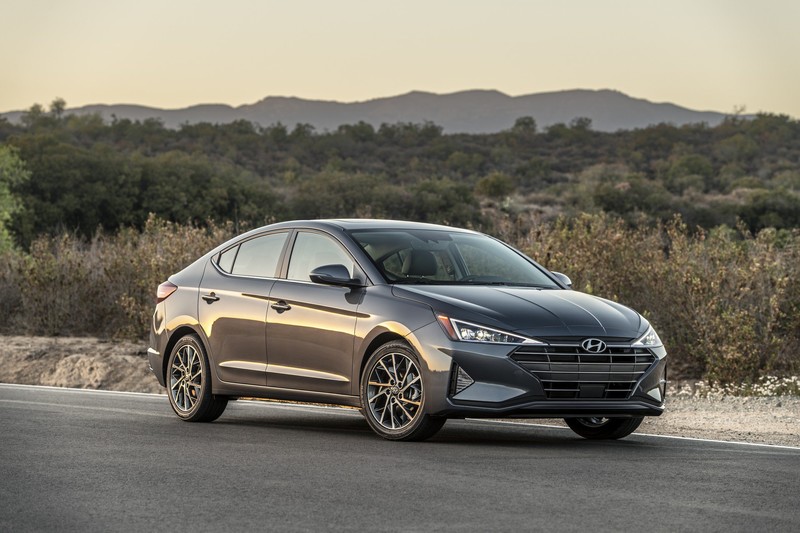 小改款《Hyundai Elantra》變臉現身 美國市場主打安全進化 小改款《Hyundai Elantra》變臉現身 美國市場主打安全進化