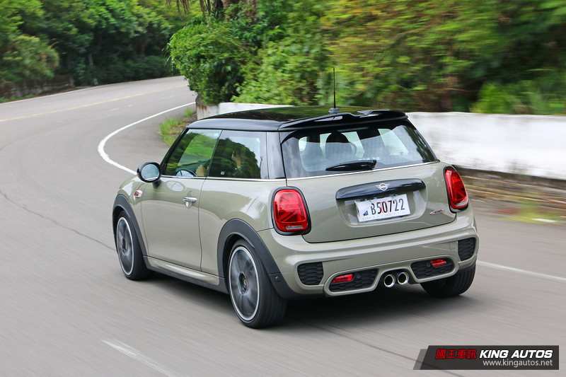一開就上癮 ─ 小改款《Mini John Cooper Works》試駕報導 一開就上癮 ─ 小改款《Mini John Cooper Works》試駕報導