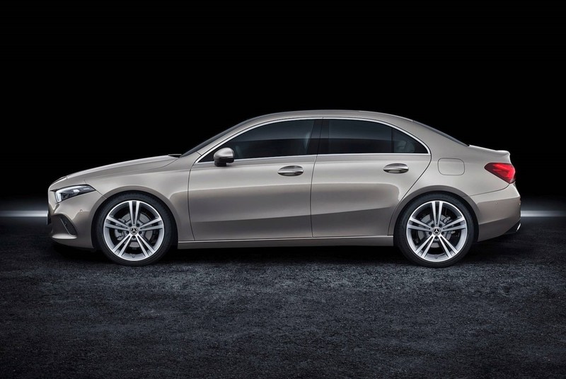 德國市場售價公布 全新《Mercedes-Benz A-Class Sedan》3萬歐元起開賣 德國市場售價公布 全新《Mercedes-Benz A-Class Sedan》3萬歐元起開賣
