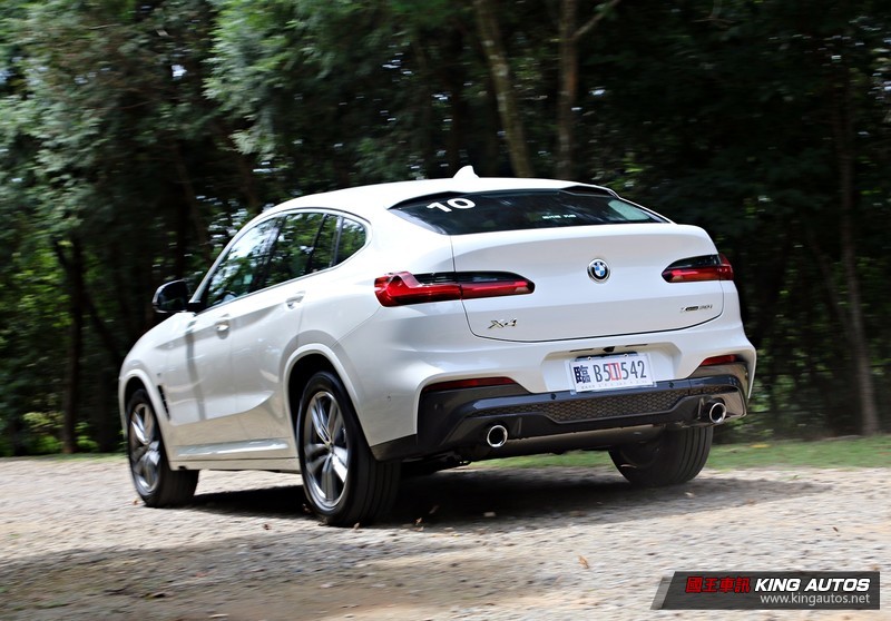 動感美臀更顯誘人 ─ 新一代《BMW X4 xDrive30i M Sport》試駕報導 動感美臀更顯誘人 ─ 新一代《BMW X4 xDrive30i M Sport》試駕報導