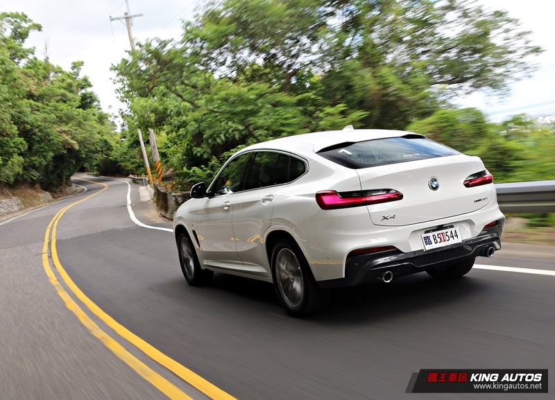 動感美臀更顯誘人 ─ 新一代《BMW X4 xDrive30i M Sport》試駕報導 動感美臀更顯誘人 ─ 新一代《BMW X4 xDrive30i M Sport》試駕報導