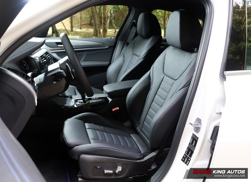 動感美臀更顯誘人 ─ 新一代《BMW X4 xDrive30i M Sport》試駕報導 動感美臀更顯誘人 ─ 新一代《BMW X4 xDrive30i M Sport》試駕報導